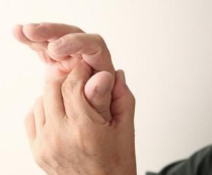 Arthrose des mains : symptômes et traitements